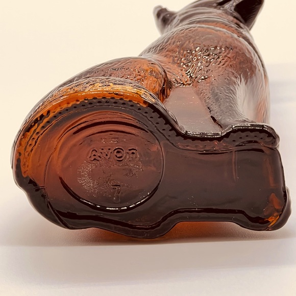 AVON Vintage Amber Pressed Glass, German Shepherd, Aftershave/ Perfume Bottle. - Picture 3 of 4